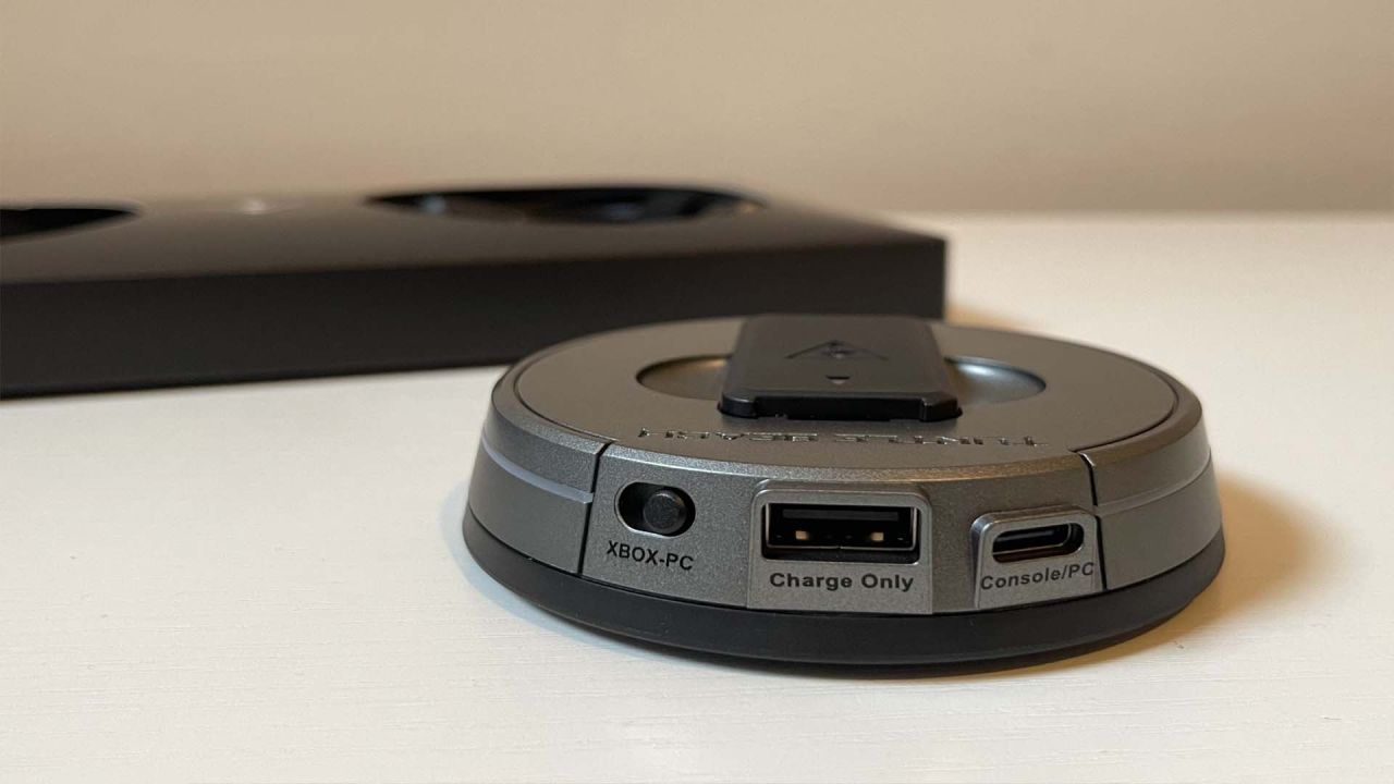 The Turtle Beach Stealth Pro wireless transmitter doubles as a charging puck for the battery. (Photo: Dua Rashid / Gizmodo)